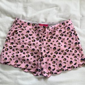 Lilly Pulitzer Scallop Short size 6